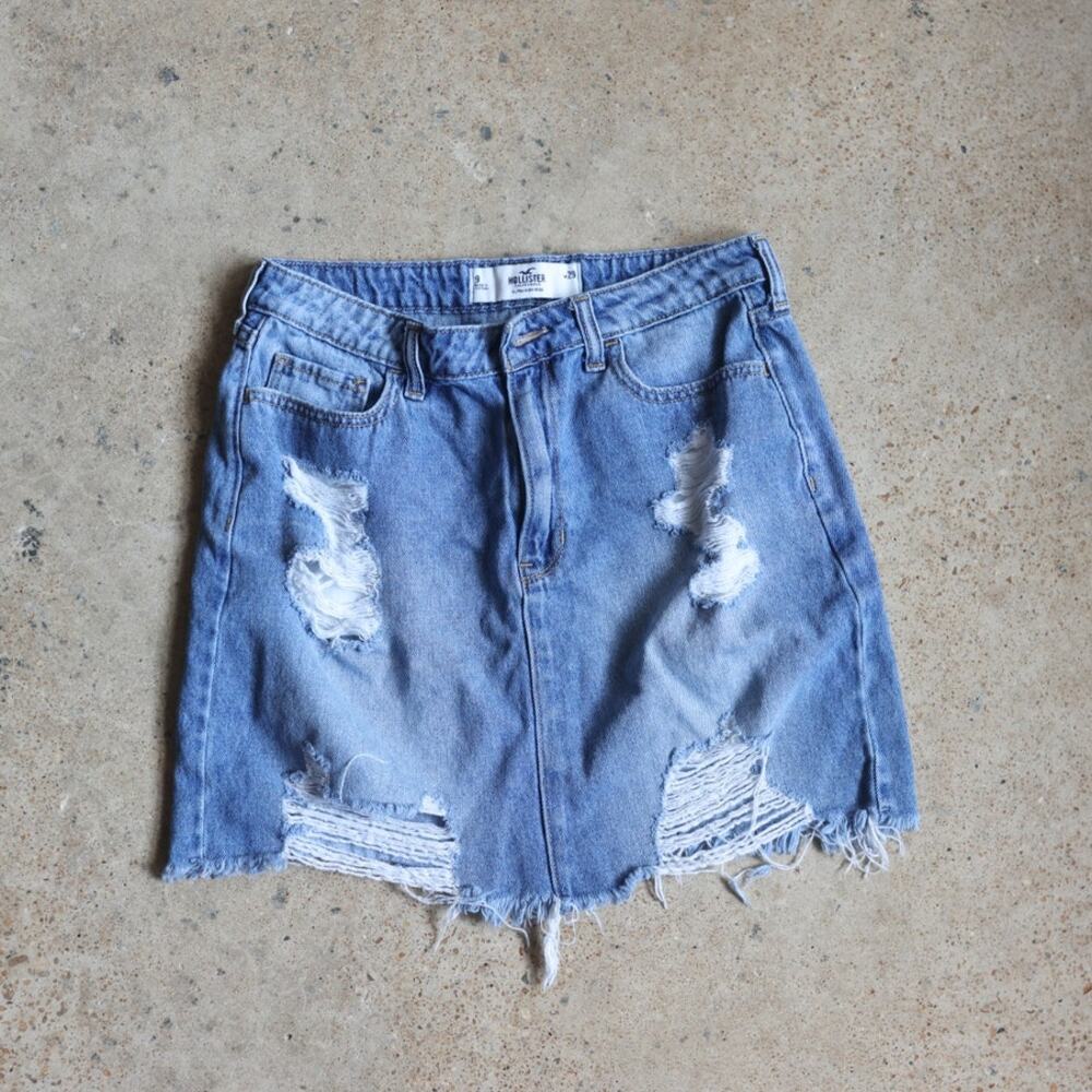Hollister Ultra High Rise Distressed Denim Mini Skirt Light Wash Size 9 W29